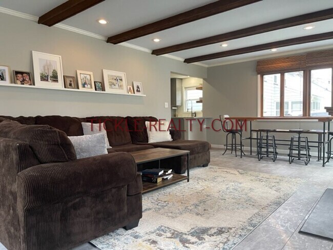 Building Photo - 3 Bedroom, 2 Bath Cape in Brighton