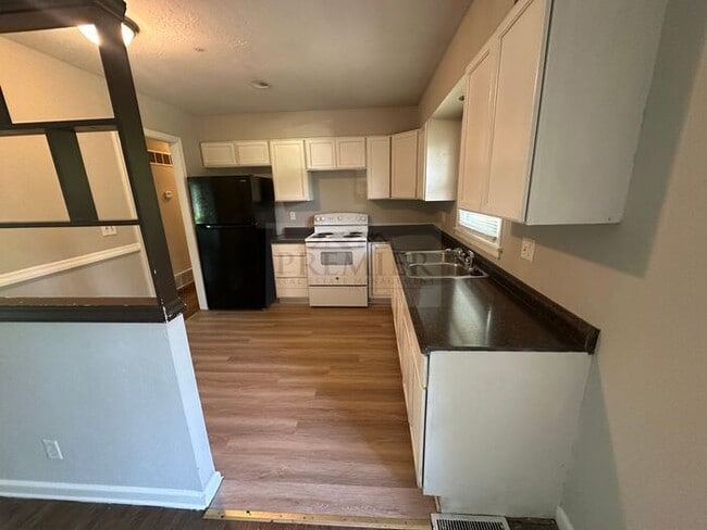 Foto del edificio - 8904 E 55th St