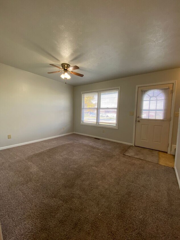 Primary Photo - 3 Bedroom Duplex in Elkhart - HOUSING VOUC...