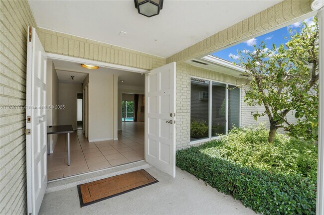 Foto del edificio - 2366 E Silver Palm Rd