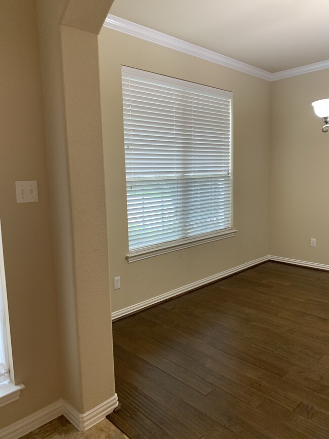 Formal dinning room/ extra office - 512 Walsh Hill Trl