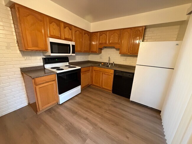 Foto del edificio - 5013 Euclid Ln