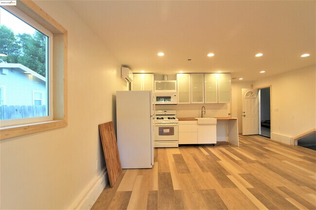 Foto del edificio - 7909 Winthrope St