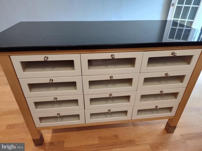 Building Photo - 1223 Wylie St NE