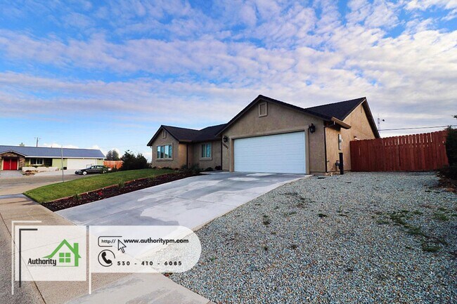 Building Photo - 16983 Catalina Way