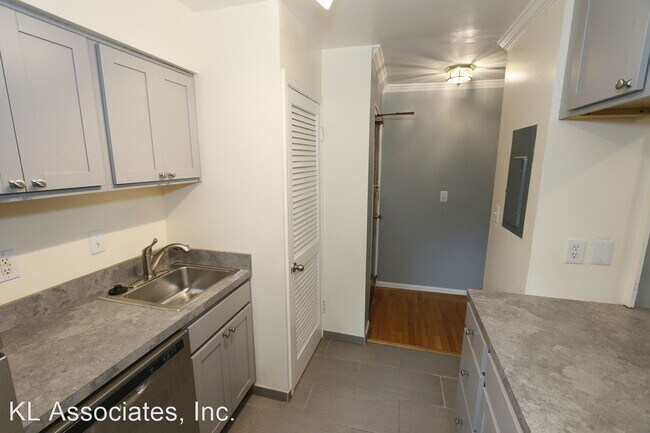 Building Photo - 2 br, 1 bath House - 2055 38th Street, SE ...