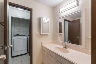 Building Photo - 2445 Briarwest Blvd