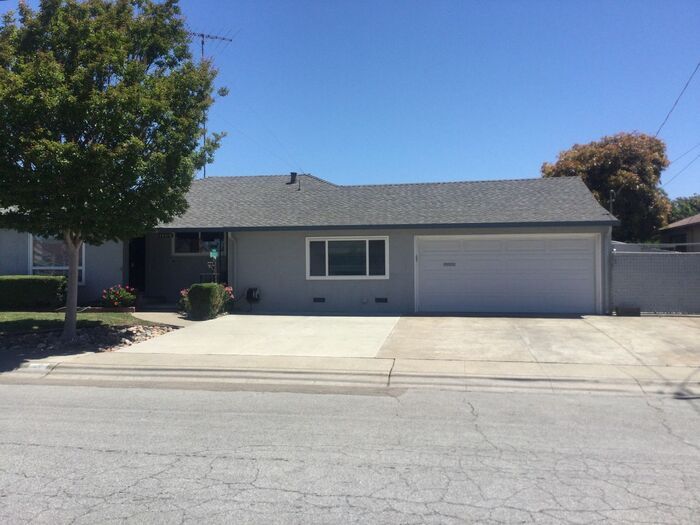 Primary Photo - Don't miss this wonderful spacious home!