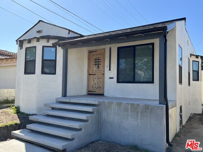 Foto del edificio - 3543 Homeland Dr