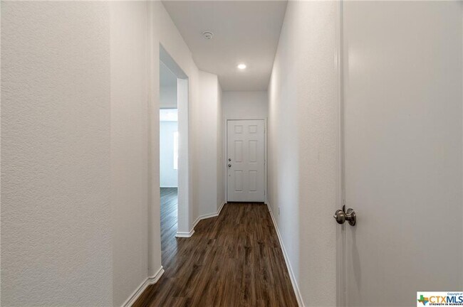 Foto del edificio - 336 Golden Grove Pkwy