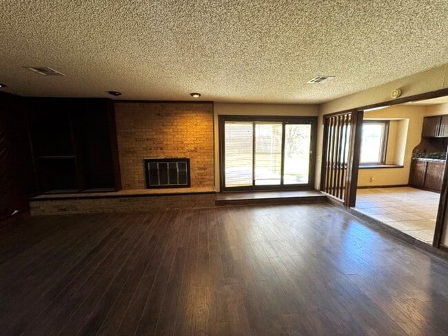 Photo - 10405 Cricket Court, House