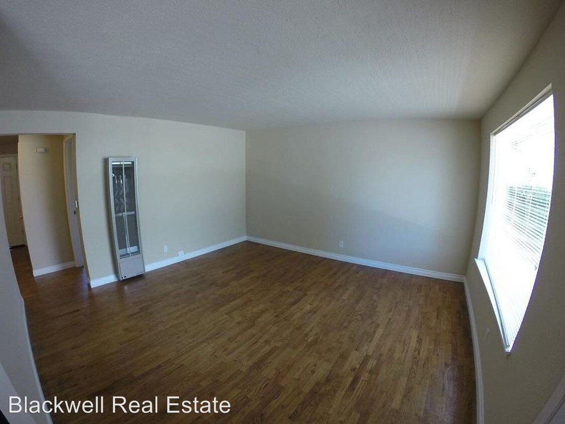 Building Photo - 9212 Kenwood Dr SW