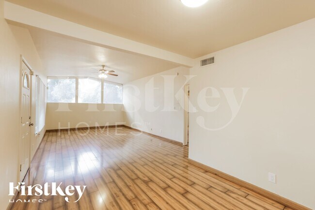 Foto del edificio - 4144 E Almeria Rd