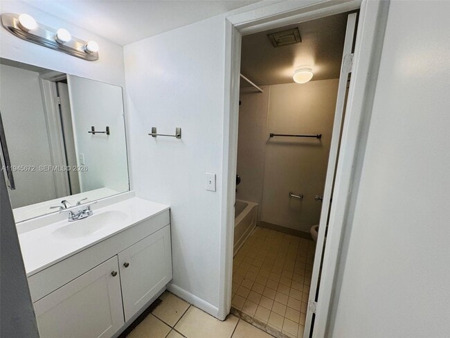 Building Photo - 9948 Nob Hill Ln