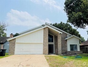 Building Photo - 10435 Huntington Estates Dr