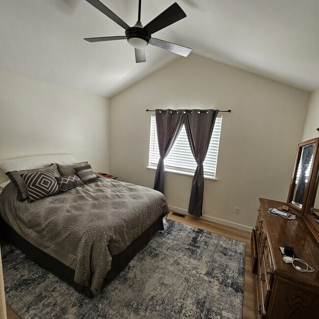 Foto del edificio - 4162 Davencrest Ln