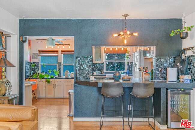 Foto del edificio - 5823 Bowcroft St