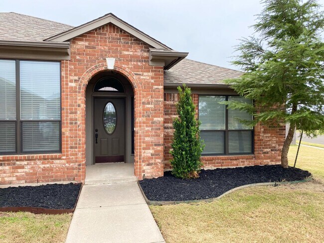 Building Photo - Great Family Home in the Heatherwood Addit...