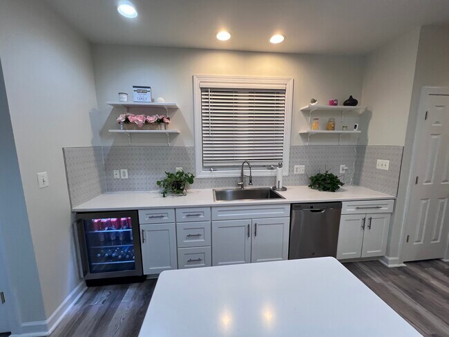 Foto del edificio - 7222 Conway Pl