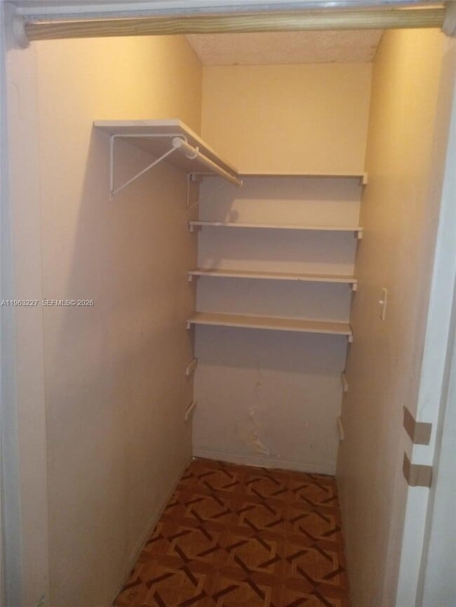 Building Photo - 1925 Harding St