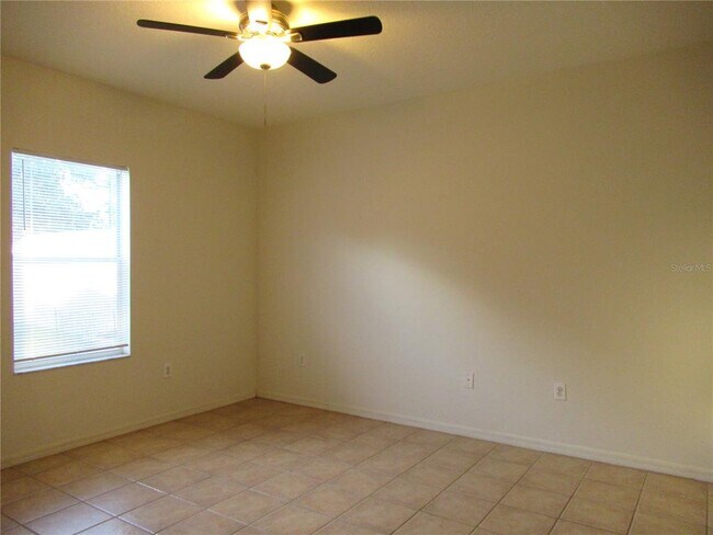 Foto del edificio - 7032 Monarch Park Dr