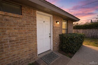 Building Photo - 607 Gastel Cir