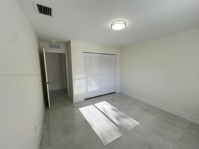 Foto del edificio - 4615 NW 15th Ct