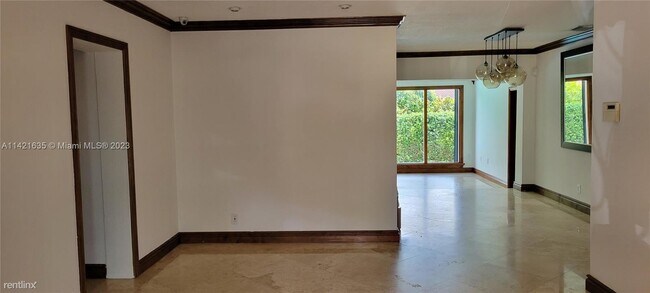 Foto del edificio - 4 br, 3 bath House - 5861 SW 12th St # 5861