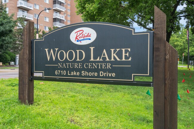 Foto del edificio - 6615 Lake Shore Dr S