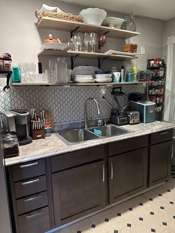 Building Photo - 52 Warner St