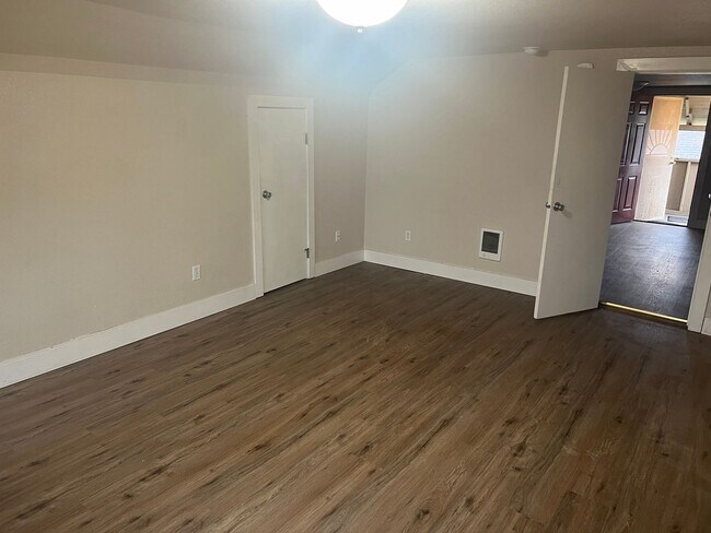 Foto del edificio - Commercial Space