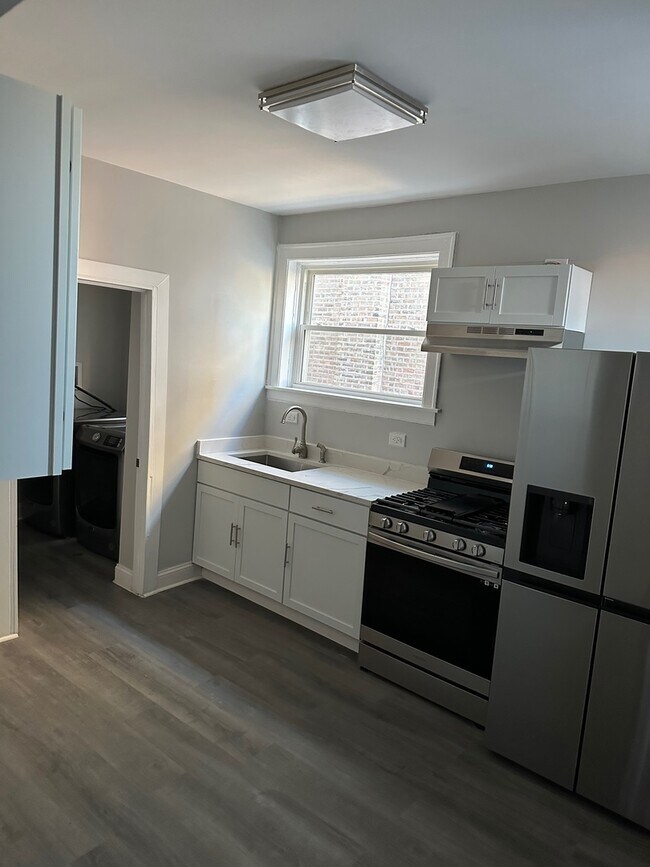 Foto del edificio - 7947 S Champlain Ave