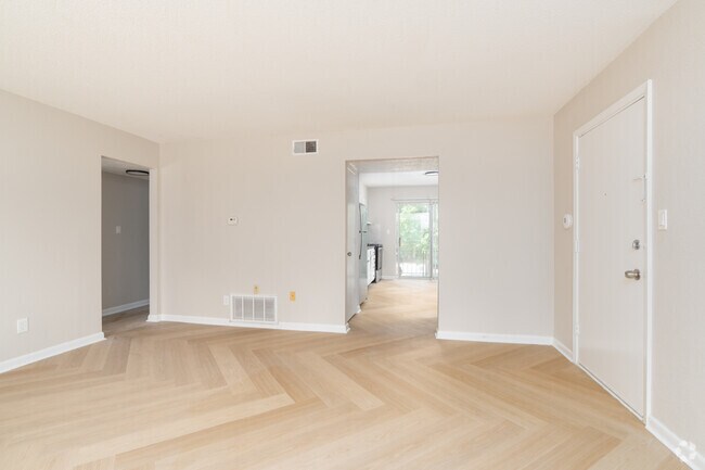 2 habitaciones, 1.5 baños - 947 pies cuadrados - Sala de estar - Palomino Apartments