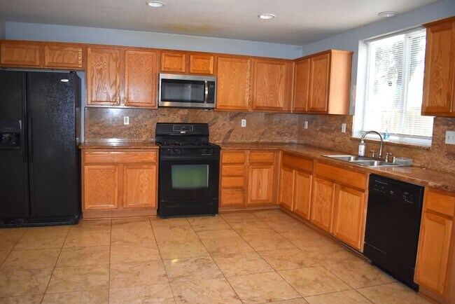 Foto del edificio - Resident Benefit Package Property