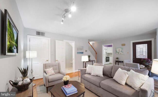 Foto del edificio - 4820 Hampden Ln