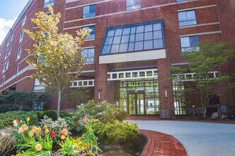 Building Photo - 199 Coolidge Ave