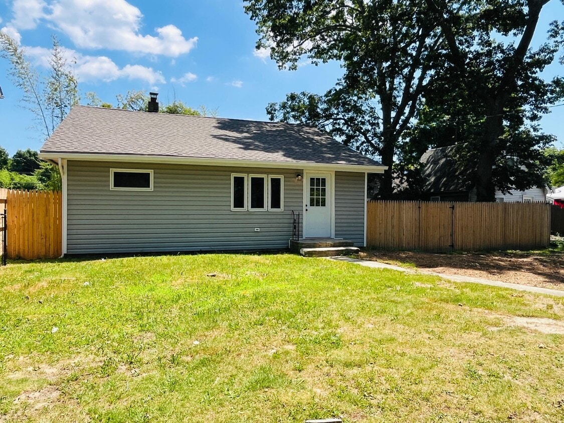 Primary Photo - 191 Laurelton Dr