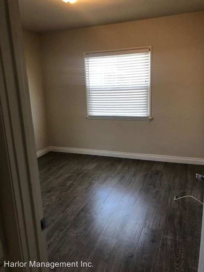 Building Photo - 1 br, 1 bath Apartment - 14022 Burbank Blvd