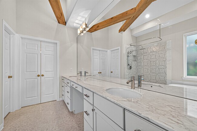 Building Photo - 22014 Mission Hills Ln