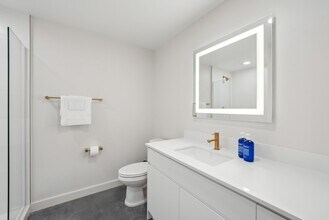 Building Photo - Brix