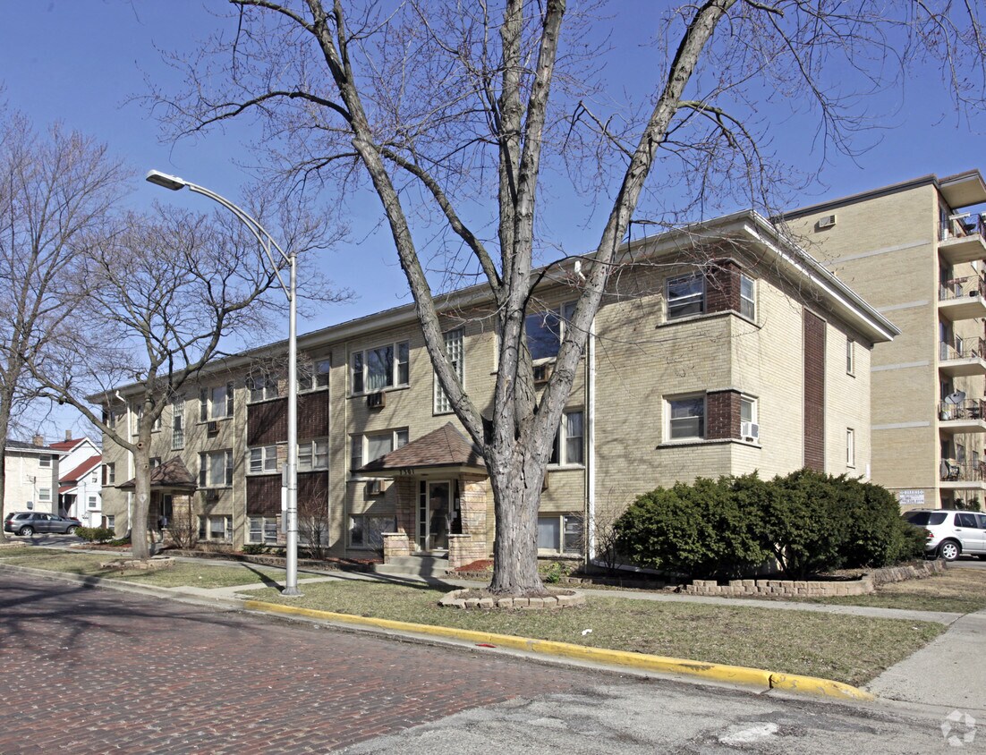 7301 Dixon St, Forest Park, IL 60130 Apartments in Forest Park, IL