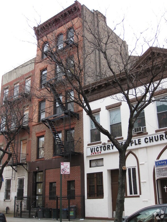 Foto del edificio - 410 Gates Ave