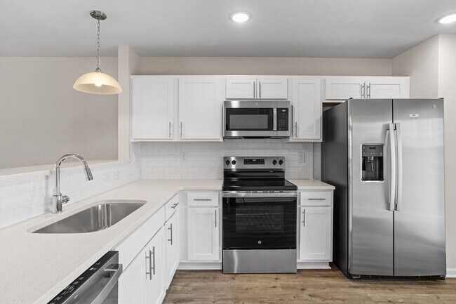 Building Photo - 1045 Peony Ln