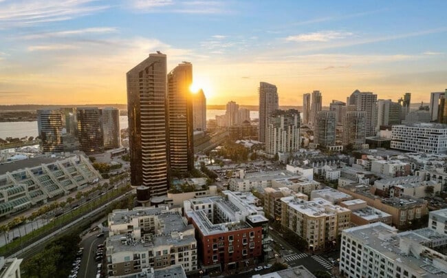 Building Photo - 530 K St