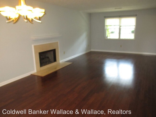 Foto del edificio - 1325 Woodridge Dr