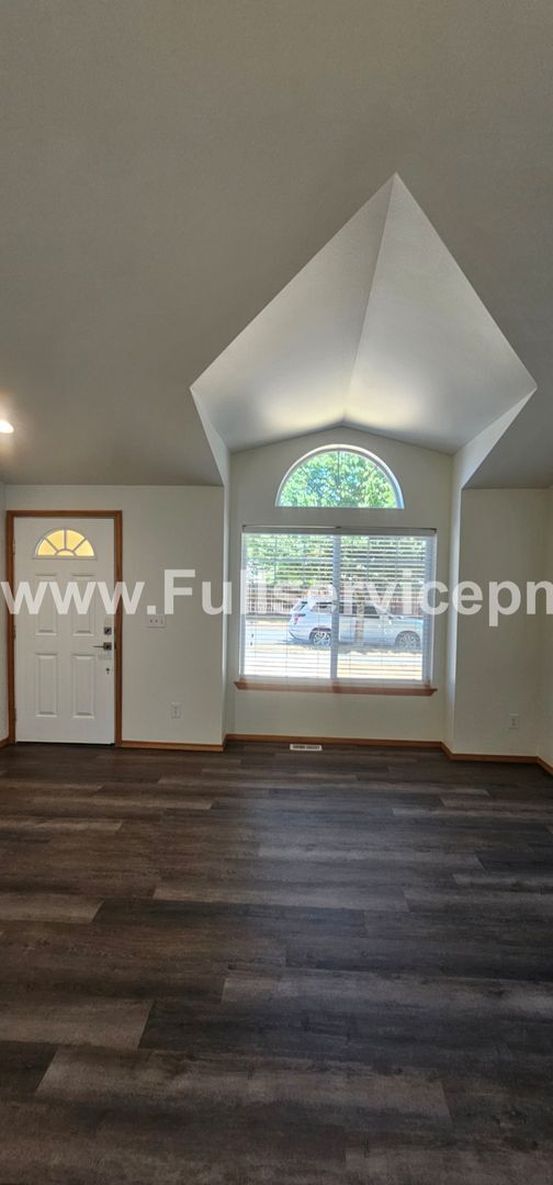 Building Photo - Stylish, modern, 2-story home loaded with amenities