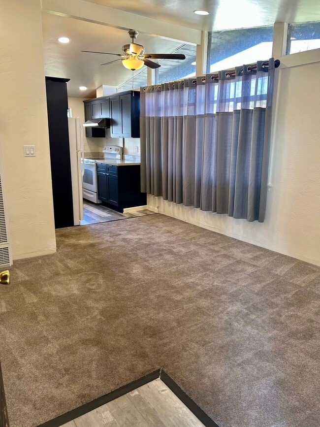 Building Photo - Updated San Leandro apartment!