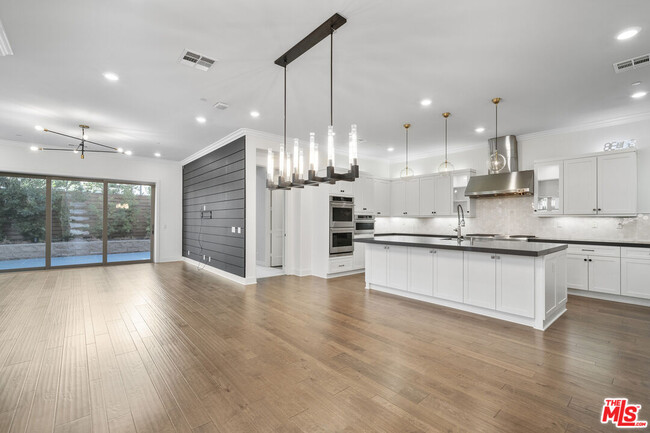 Building Photo - 66 Turnstone