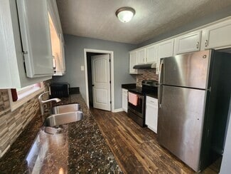 Foto del edificio - 573 Somerset Ln