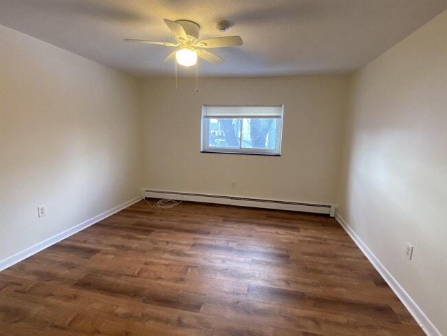 Building Photo - 240 Belmont St